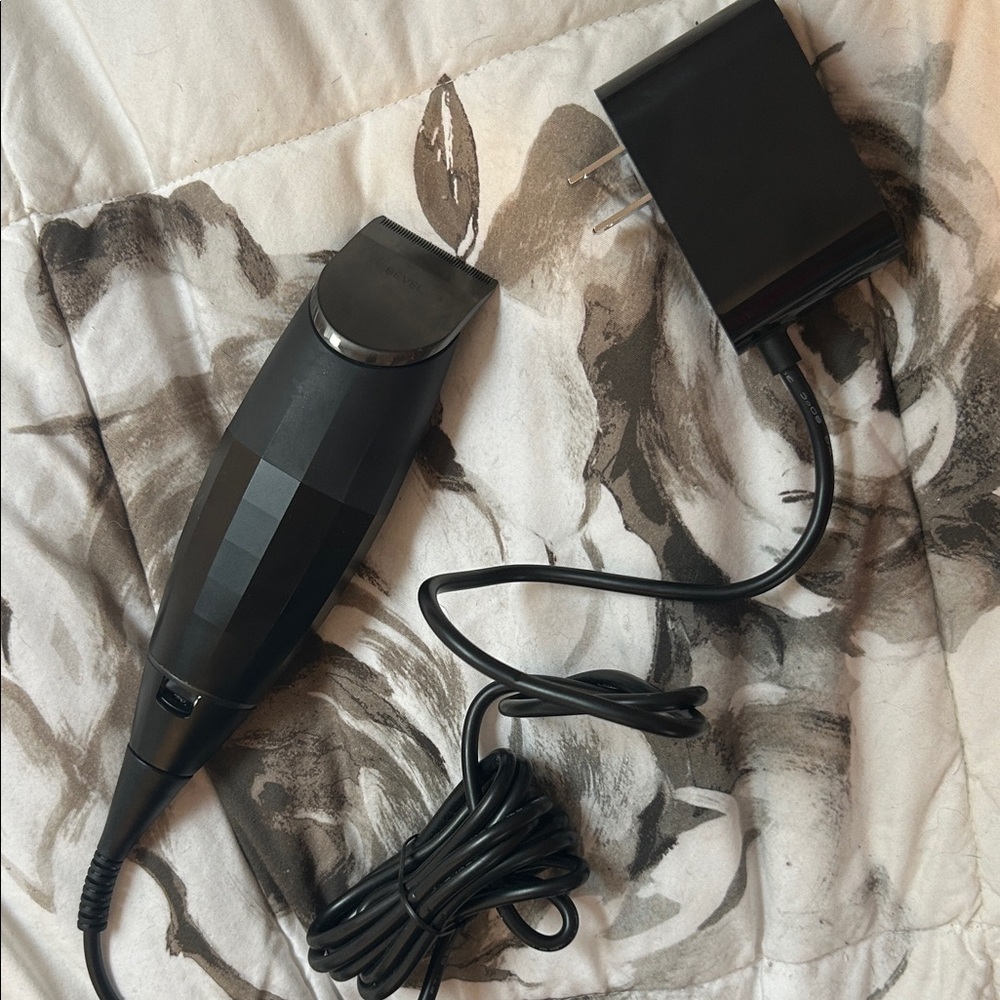 BEVEL TRIMMER Black Electric Hair Clipper with Charger